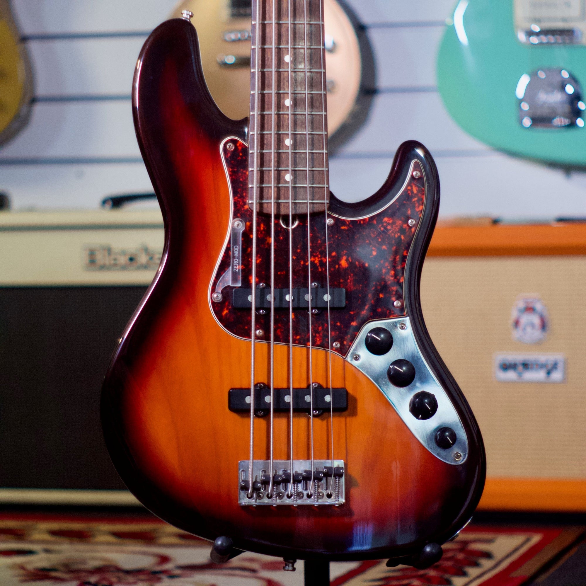 Byron Music Home Page Preloved - Fender American Deluxe Jazz Bass V w/Case - Byron Music